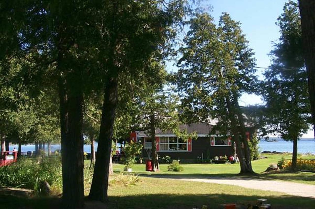 Wee Point Resort Manitowaning ภายนอก รูปภาพ