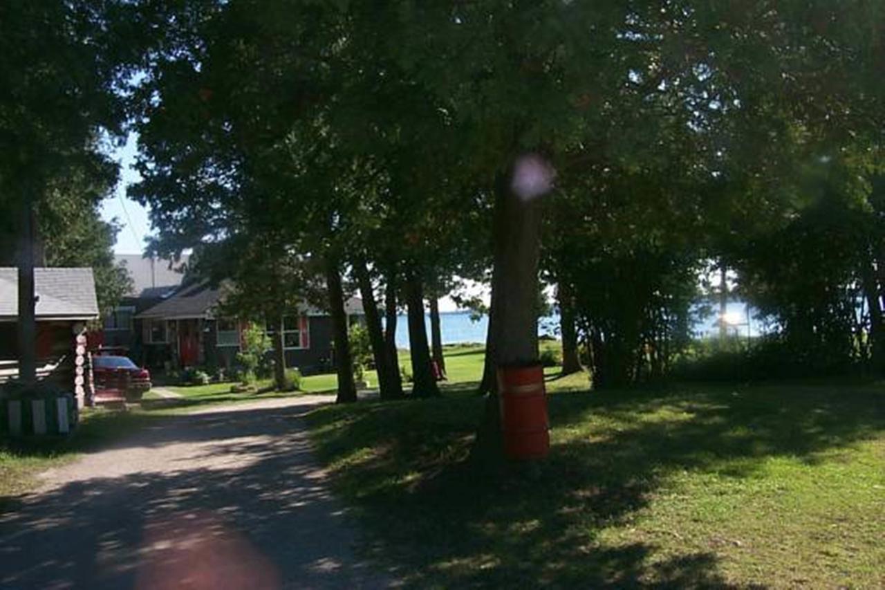 Wee Point Resort Manitowaning ภายนอก รูปภาพ